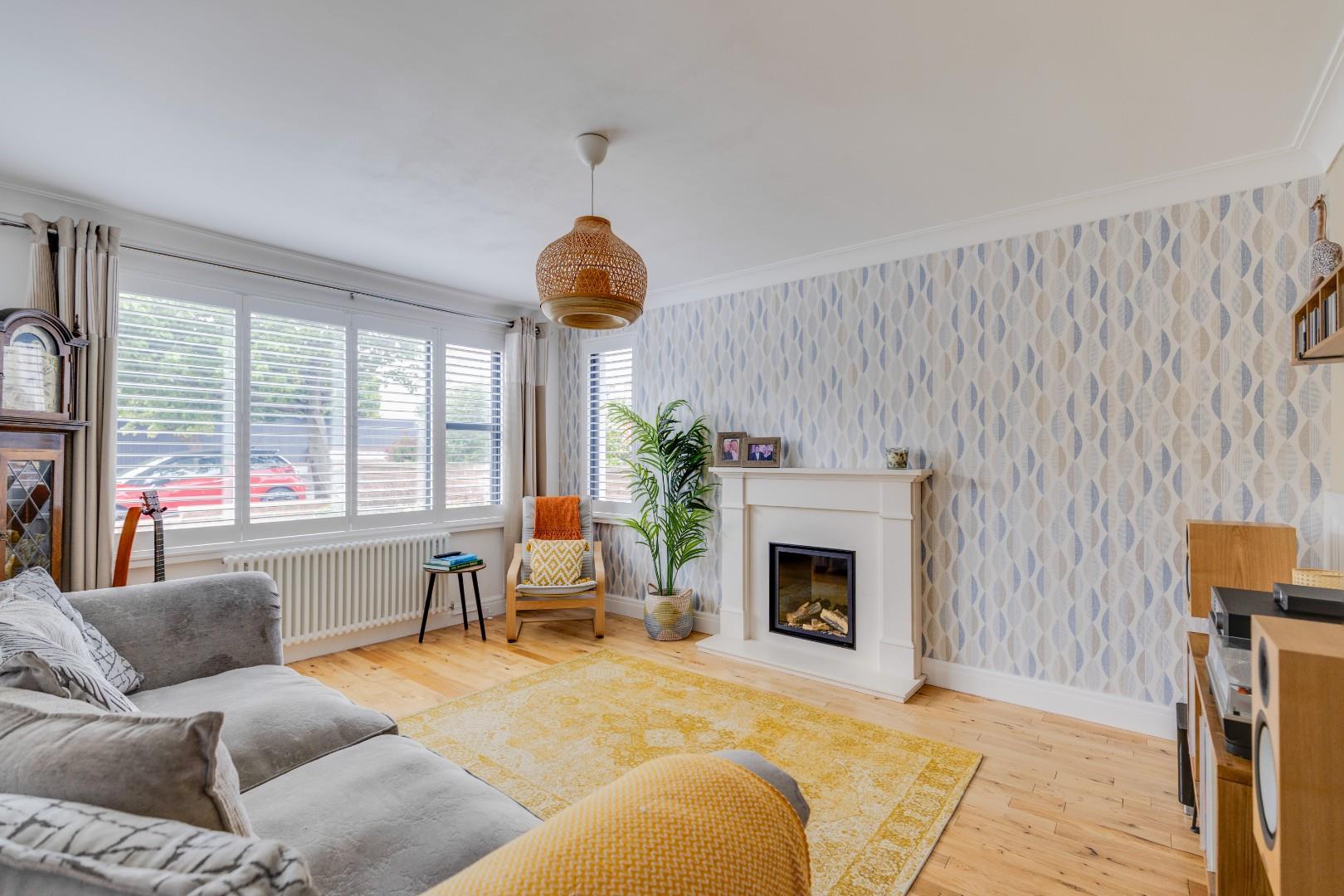8 Heol-Y-Bryn, Barry, CF62 6SY
